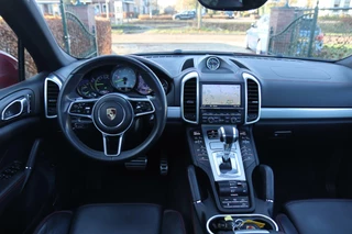 Porsche Cayenne Porsche Cayenne 3.0 S E-Hybrid Sport Chrono Cruise|Luchtvering|Panoschuifdak|Leder|360 camera|Trhk|Memory Seats|PDC|Navi|Dealer onderhouden - afbeelding nr 12