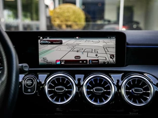 Mercedes-Benz A-Klasse Mercedes A-klasse A200 AMG|FACELIFT|PANO|BURMESTER|CAMERA - afbeelding nr 23