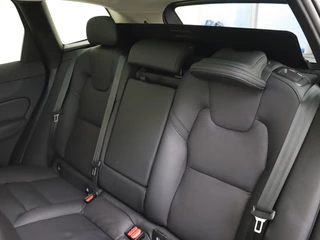Volvo XC60 Volvo XC60 T8 AWD Plus Dark | Panoramadak | 360° Camera | Dodehoekdetectie - afbeelding nr 7