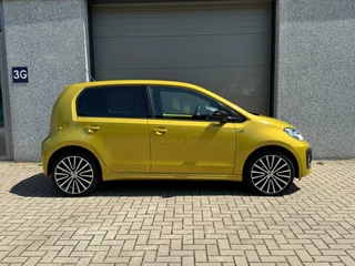 Volkswagen up! Volkswagen Up! 1.0 BMT high up! R-line/Climate/Cruise/NLauto/17inchLM/Stoelverw/Blackpack/NLAuto - afbeelding nr 6