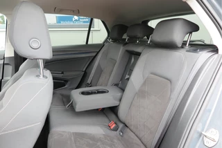 Volkswagen Golf Volkswagen Golf 1.5 TSI 96kw 130pk Style , Panorama dak , Led, Virtual cockpit ,Trekhaak uitklapbaar, PDC, Navigatie via Carplay , DAB+ , Stoelverwarming,Alcantara bekleding, etc. - afbeelding nr 24