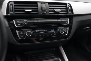 BMW 1 Serie BMW 1-serie M140i xDrive Harman Kardon Dak Leer - afbeelding nr 47