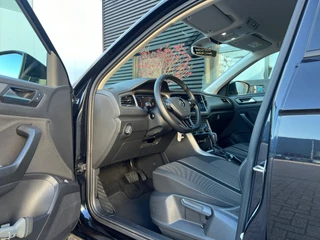 Volkswagen T-Roc Volkswagen T-Roc 1.5 TSI Style Business | Adaptive Cruise Control | Apple CarPlay/Android Auto | Climate Control | Camera - afbeelding nr 3