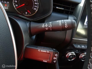 Renault Clio Renault Clio 1.0 TCe Evolution Camera, Navi, Apple CarPlay & Android Climate-control PDC-Sensoren ETC.ETC. - afbeelding nr 18
