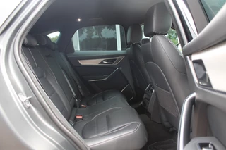 Jaguar F-PACE Jaguar F-PACE 2.0 P400e PHEV R-Dynamic S / 360Camera / Leder / Virtual Cockpit / 19'' / Blackpack / DAB / Stoelverwarming / Cruise Control - afbeelding nr 12