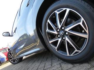Toyota Yaris Toyota Yaris 1.5 Hybrid Dynamic | 1e EIGENAAR | DEALER ONDERHOUDEN | NAVI | KEYLESS ENTRY+GO | CAMERA | ADAPTIVE CRUISE | DAB+ | - afbeelding nr 26
