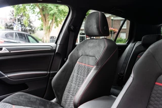 Volkswagen Golf Volkswagen Golf 2.0 TSI GTI Performance Pano / ACC / Camera - afbeelding nr 14