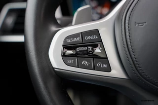 BMW 2 Serie BMW 2-serie Coupé M240i xDrive | Schuifdak | M-sportstoelen | M Perf | HUD | Active cruise | Eibach | Rijdersauto Edition - afbeelding nr 29