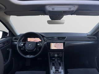 Škoda Superb Skoda Superb Combi 1.4 TSI Plug-in Hybride Trekhaak | Pano Dak | Lederen Interieur | Camera | Sfeerverlichting BTW Auto - afbeelding nr 5
