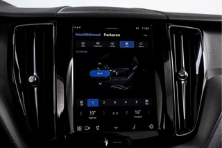 Volvo XC60 Volvo XC60 2.0 T6 Plug-in hybrid AWD Plus Dark | S/K-Panodak | Dig. Cockpit | Adapt. Cruise | Memory Stoelen | Elek. Klep | Stoel-+stuurverw. | 360 Camera | Harman/Kardon | NAV+App. Connect | LM 19