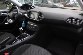Peugeot 308 Peugeot 308 SW 1.2 PureTech Blue Lease Exe. / NIEUWSTAAT! / Panoramadak / Navigatie / Parkeerhulp V+A / 16'' / DAB / Cruise Control - afbeelding nr 13