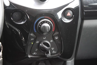 Peugeot 108 Peugeot 108 1.0 e-VTi 68PK AUTOMAAT ACTIVE | AIRCO | BLUETOOTH AUDIO | LEDEREN STUURWIEL/VERSNELLINGSPOOK | LAGE KM STAND! | DEALER ONDERHOUDEN! | - afbeelding nr 21