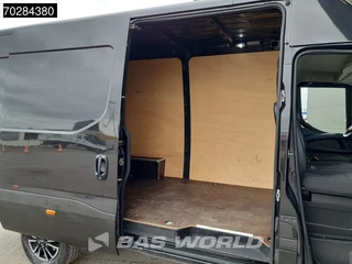 Iveco Daily Iveco Daily 35S18 3.0L Automaat ACC Navi LED 3,5t Trekgewicht Airco Camera Parkeersensoren L2 12m3 Airco - afbeelding nr 7
