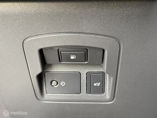 Land Rover Range Rover Velar Land Rover Range Rover Velar 2.0 P400e S Panodak Leer Virtual ACC - afbeelding nr 44