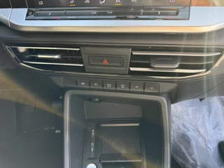 Ford Transit Connect Ford Transit Connect 2.0 EcoBlue L2 Limited 102pk | Trekhaak Afneembaar | Reserve Wiel | Apple carplay/Android auto | Navigatie | All Weather Banden - afbeelding nr 12