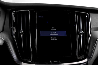 Volvo S60 Volvo S60 2.0 T5 250 PK Intro Edition - Automaat | Dig. Cockpit | Adapt. Cruise | Leder | Elek. bestuurderstoel met geheugen | Stoelverw. | PDC | Camera | NAV + App. Connect | ECC | DAB | Elek. Trekhaak | LM 19