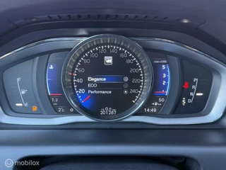 Volvo XC60 Volvo XC60 2.0 D4 FWD R-Design Geartronic-8 /Harman-Kardon/Pano-dak/SensusNav/Camera/Adap.CC/2xElek.stoel/Volle auto/Dealer onderhouden. - afbeelding nr 33