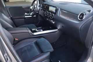 Mercedes-Benz B-Klasse Mercedes-Benz B-Klasse 180 Business Solution AMG NL-Auto!! Carplay I Camera I 19''LM - afbeelding nr 4