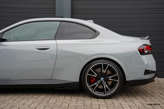BMW 2 Serie BMW 2-serie Coupé M240i xDrive | Schuifdak | M-sportstoelen | M Perf | HUD | Active cruise | Eibach | Rijdersauto Edition - afbeelding nr 15