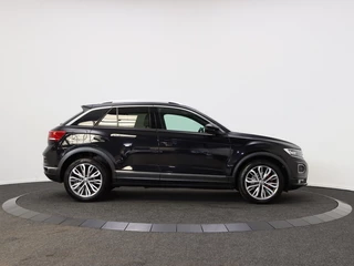 Volkswagen T-Roc Volkswagen T-Roc 1.5 TSI Sportline | Panoramadak | Leder | Achteruitrijcamera | - afbeelding nr 11
