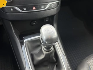 Peugeot 308 Peugeot 308 SW 1.2 PureTech Allure 1e Eigenaar,131pk,Navi,Clima,6 Bak,Cruise,PDC,Trekhaak,Apple Carplay,Dealer Onderhouden,APK tot 05-2026 - afbeelding nr 24