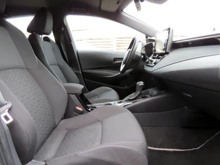 Toyota Corolla Toyota Corolla 1.8 Hybrid First Edition | STUUR+STOELVERWARMING | ADAPTIVE CRUISE CONTROL | NAVI | CAMERA | KEYLESS START | DAB+ | - afbeelding nr 4