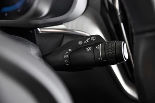 Volvo XC60 Volvo XC60 2.0 T6 Plug-in hybrid AWD Plus Dark | S/K-Panodak | Dig. Cockpit | Adapt. Cruise | Memory Stoelen | Elek. Klep | Stoel-+stuurverw. | 360 Camera | Harman/Kardon | NAV+App. Connect | LM 19