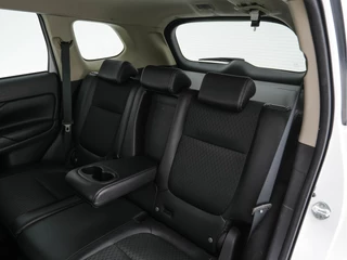 Mitsubishi Outlander Mitsubishi Outlander 2.0 PHEV Business Edition X-Line AWD Aut. *NAVI-FULLMAP | LEATHER-FABRIC | COMFORT-SEATS | CAMERA | ECC | KEYLESS | SHIFT-PADDLES | TOWBAR | 16