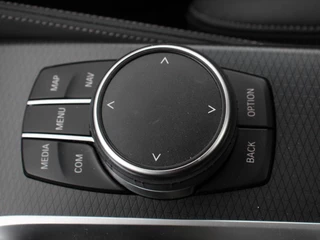 BMW 5 Serie BMW 5-serie Touring 530e M Sport PHEV AUTOMAAT 292PK Climate control Adaptieve cruise control Keyless Parkeersensoren Achteruitrijcamera Panoramadak LED Verwarmde voorstoelen Trekhaak Apple Carplay/ Android Auto - afbeelding nr 19