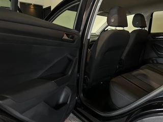 Volkswagen T-Roc Volkswagen T-Roc 1.5 TSI STYLE BNS RIJKLAAR l ACC l CLIMA l CAMERA l LMV l - afbeelding nr 35