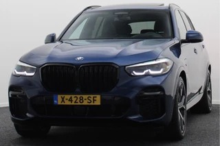 BMW X5 BMW X5 xDrive45e High Executive M-Sport Panoramadak, 360° Camera, Head-Up, H&K, ACC, Luchtvering, Trekhaak, 21
