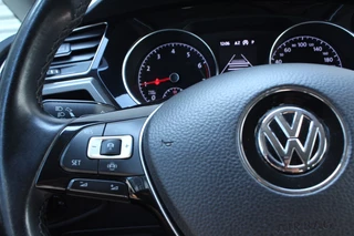 Volkswagen Touran Volkswagen Touran 1.5 TSI DSG Highline 7p 1eEIG! ACC CARPLAY DAB CAMERA '19 - afbeelding nr 28