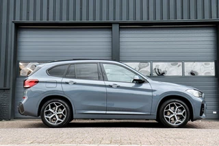 BMW X1 BMW X1 sDrive18i M-Sport M-Pakket /LED/PANODAK/GROOT NAVI/STOELVERW./TREKHAAK/ACC/LEDER! - afbeelding nr 4