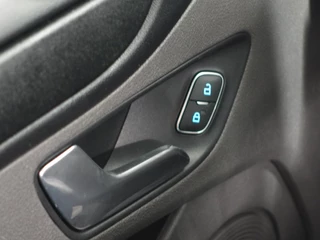 Ford Transit Custom Ford Transit Custom 131pk Automaat L1H1 Parkeersensoren Cruisecontrol Airco Euro6 Bluetooth - afbeelding nr 22