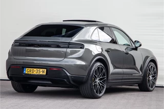 Porsche Macan Porsche Macan 4 100 kWh Panorama, Trekhaak, 22