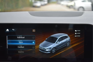 Mercedes-Benz B-Klasse Mercedes-Benz B-Klasse 250 e AMG Line | Open dak | Sfeerverl | DAB | Carbon | Carplay | Stoelverw | Full LED | AMG Velgen - afbeelding nr 63