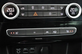 Renault Mégane Renault Mégane 1.6 E-Tech Plug-In Hybrid Business Edition One | Head-Up | Leder | Stoel & stuurverwarming | Camera | BOSE Sound | Keyless | Navigatie | Full LED - afbeelding nr 23