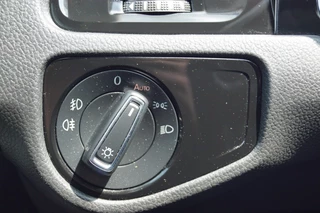 Volkswagen Golf Volkswagen Golf 1.4 TSI Highline 125pk Navi/ Trekhaak/ ACC/ Virtual cockpit/ PDC - afbeelding nr 27