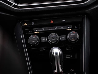 Volkswagen T-Roc Volkswagen T-Roc 1.5 TSI R-Line|PANO|19''|ACC|NAV|CARPLAY - afbeelding nr 22