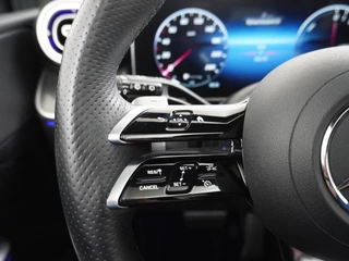 Mercedes-Benz GLC Mercedes-Benz GLC 300e AMG // Trekhaak // Distronic // Panoramadak // Memory // 360 Camera // Keyless // 20 inch - afbeelding nr 26