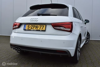 Audi A1 Sportback Audi A1 Sportback 1.4 TFSI 110kW AUT. S-Line 2015 RS-Stoelen Leder MMI 18