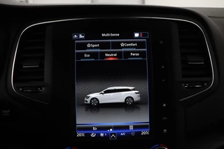 Renault Mégane Renault Mégane 1.3 TCe Limited | Carplay | Camera | Navigatie |  Sfeerverlichting | Keyless | Climate control | Cruise control | Parkeerhulp - afbeelding nr 18