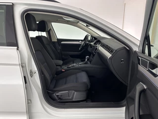 Volkswagen Passat Volkswagen Passat Variant 1.4 TSI GTE Highline Aut. *FULL-LED | ADAPTIVE-CRUISE | ERGONOMIC-SPORTSEATS | KEYLESS | NAVI-FULLMAP | ECC | PARKPILOT | HEATED-SEATS | SHIFT-PADDLES | AMBIENT-LIGHT | TOWBAR | 17''ALU* - afbeelding nr 11