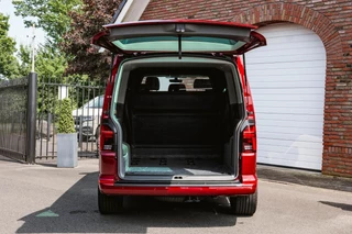 Volkswagen Transporter Volkswagen Transporter 2.0 TDI 150 pk Dubbel Cabine Fontana Red Navi, Camera, 20