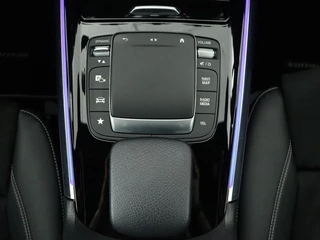 Mercedes-Benz B-Klasse Mercedes-Benz B-klasse 250e AMG Night | Stoelverwarming | Camera |  Carplay | Sfeerverlichting | Leder/Alcantara | Full LED | Widescreen - afbeelding nr 15