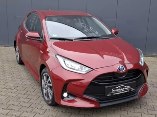 Toyota Yaris Toyota Yaris 1.5 Hybrid Dynamic AUTOMAAT / DAB / ACC / LANE ASSIST - afbeelding nr 8