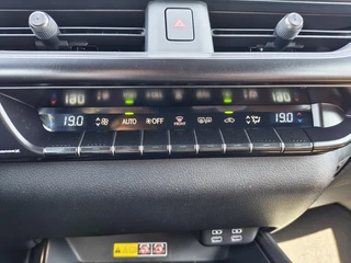 Lexus UX - afbeelding nr 21