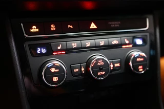 SEAT Leon SEAT Leon ST 1.4 EcoTSI FR DSG ACC SEATSOUND CARPLAY LEDER DAB '17 - afbeelding nr 21