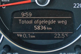 Volkswagen up! Volkswagen Up! 1.0 65 pk Executive pdc/cruise control/camera 5836 km! - afbeelding nr 3