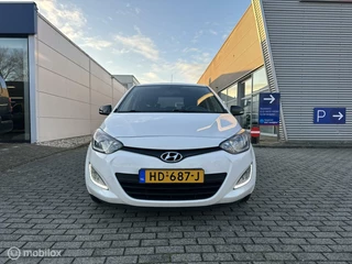 Hyundai i20 Hyundai i20 1.2HP  i-Drive Airco Led Cruise - afbeelding nr 2